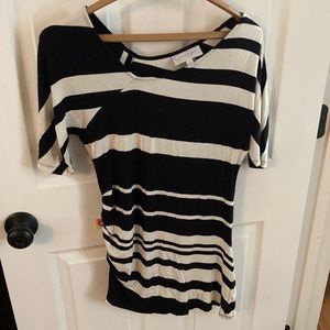 Asymmetrical maternity top